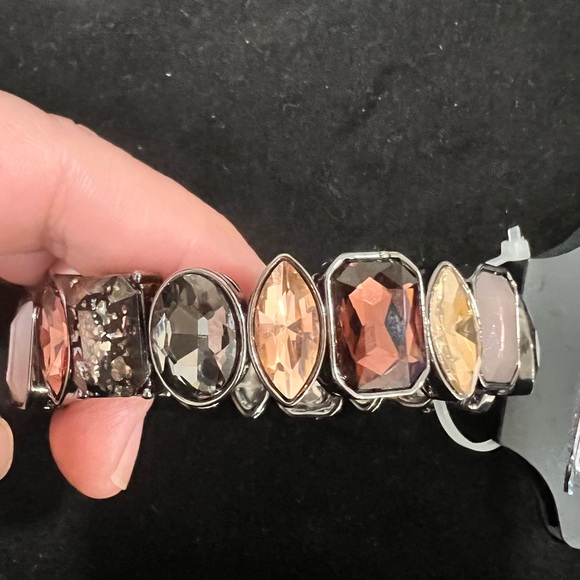 METAL, BRAND NEW! Multicoloured stretchy bracelet. OSFM - Picture 2 of 6